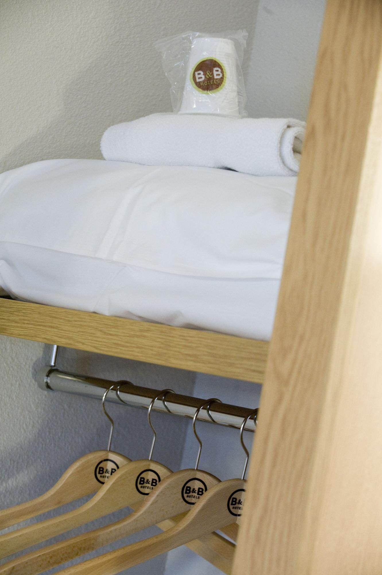 B&B Hotel Frejus Puget-Sur-Argens Buitenkant foto