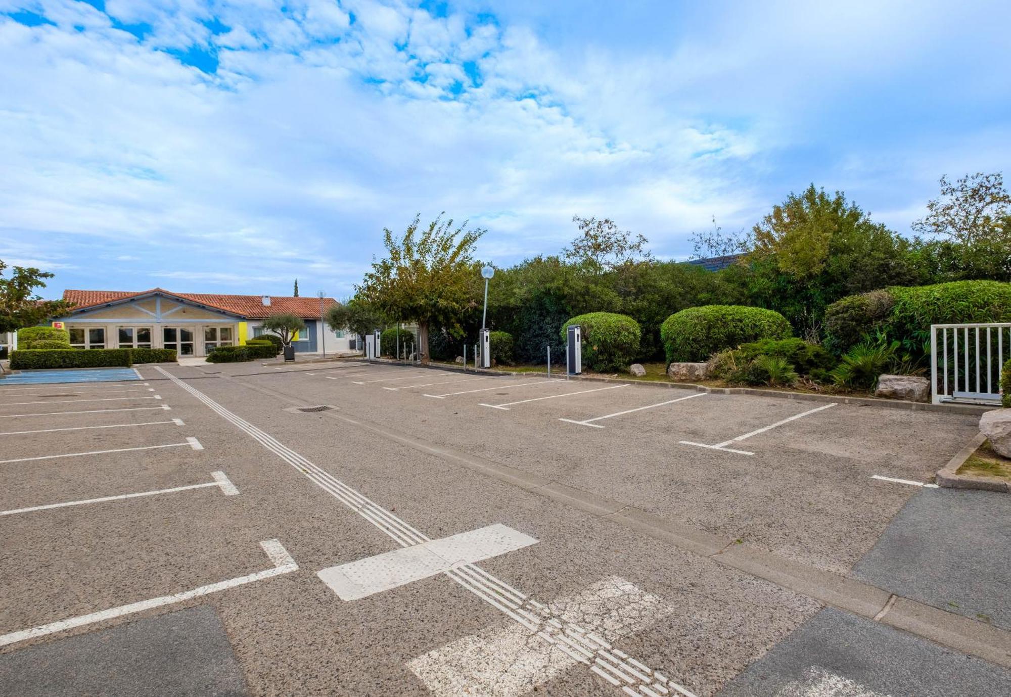 B&B Hotel Frejus Puget-Sur-Argens Buitenkant foto