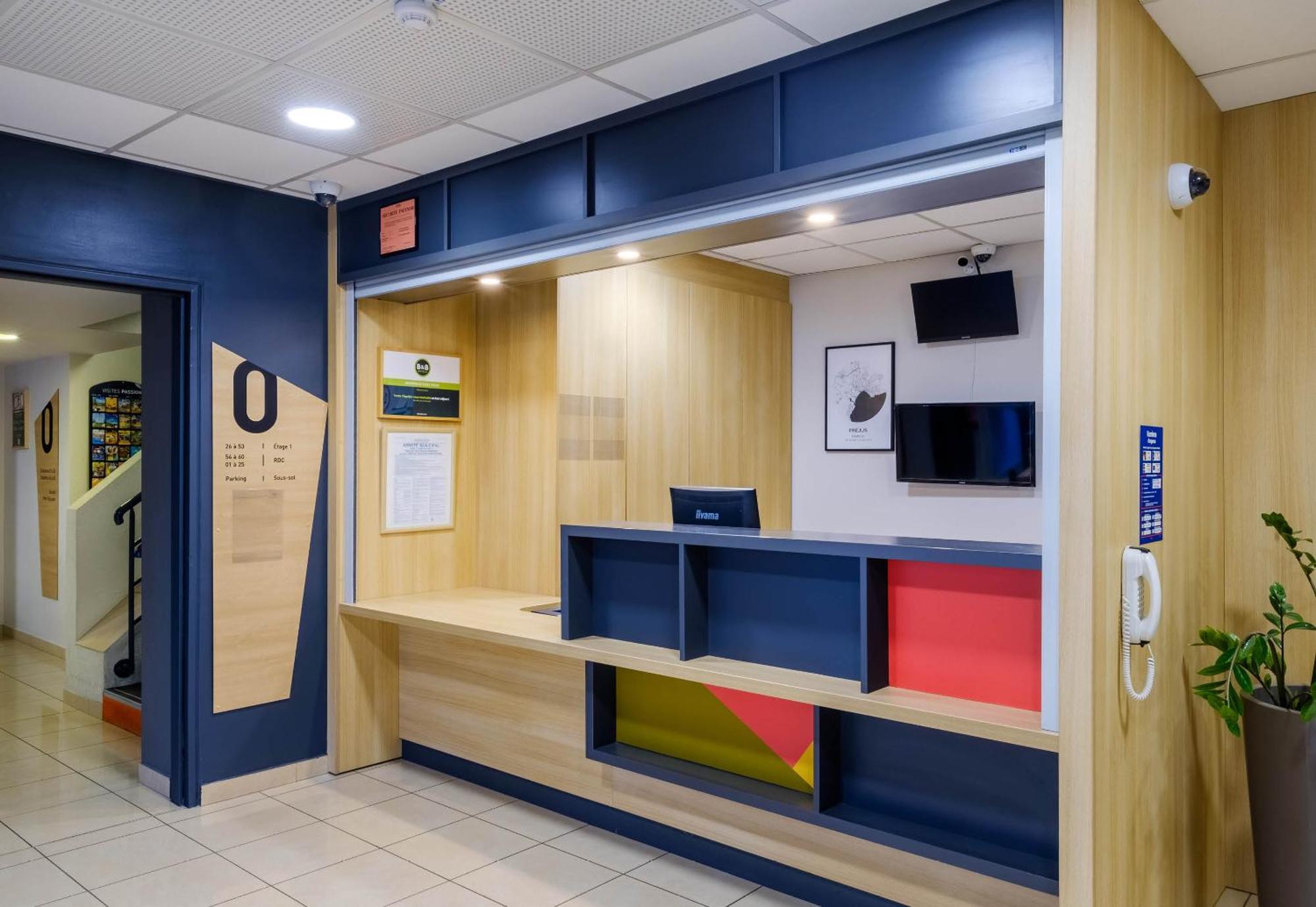 B&B Hotel Frejus Puget-Sur-Argens Buitenkant foto