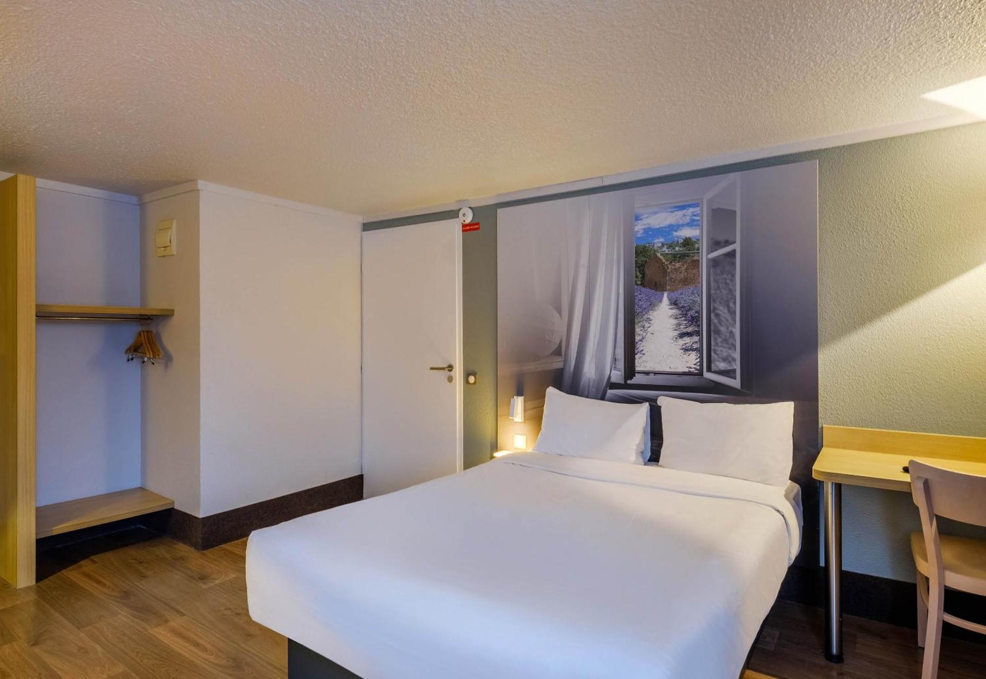 B&B Hotel Frejus Puget-Sur-Argens Buitenkant foto