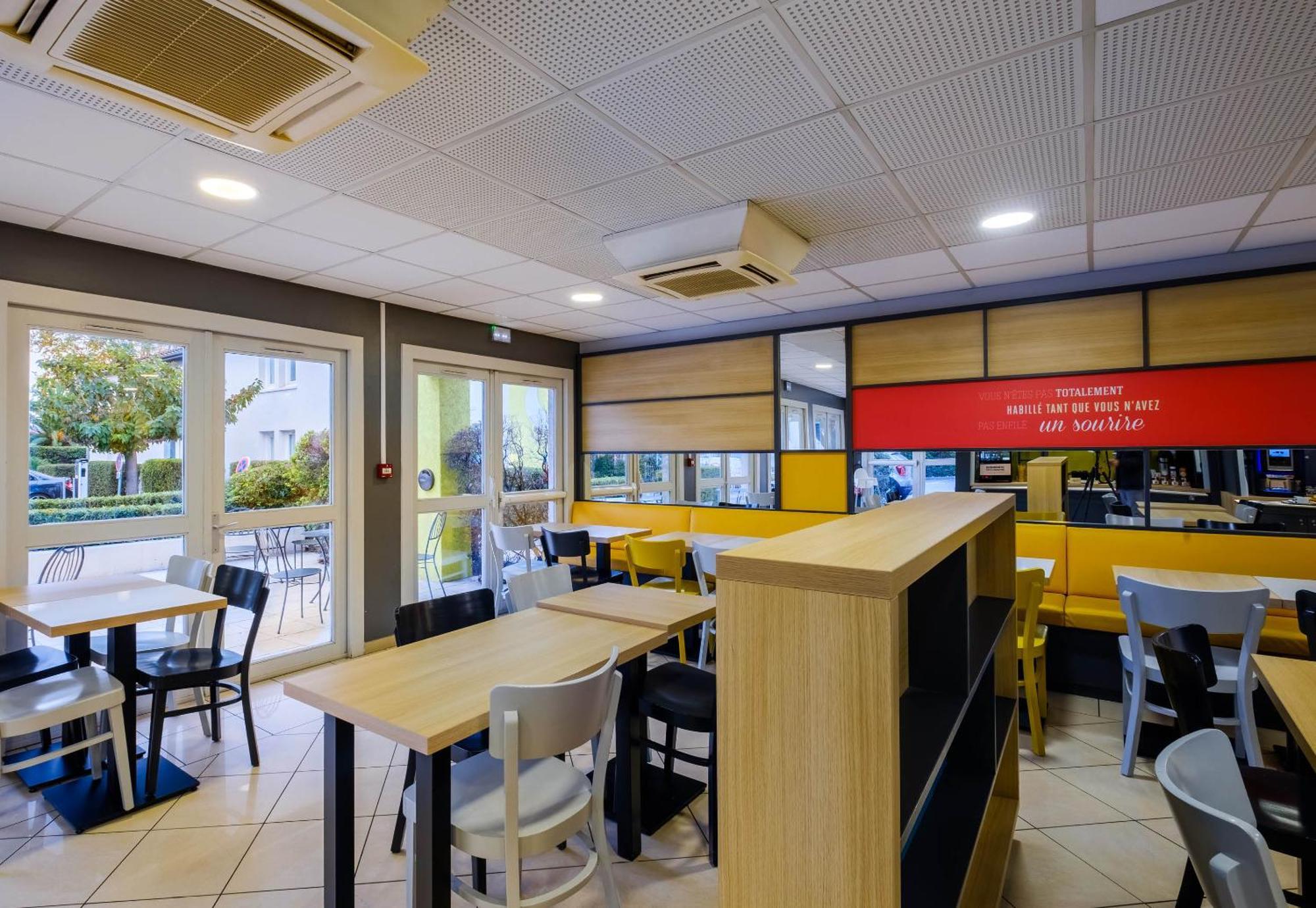 B&B Hotel Frejus Puget-Sur-Argens Buitenkant foto