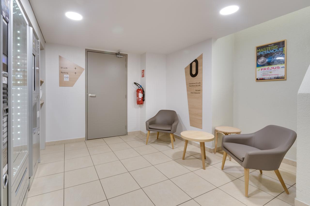 B&B Hotel Frejus Puget-Sur-Argens Buitenkant foto