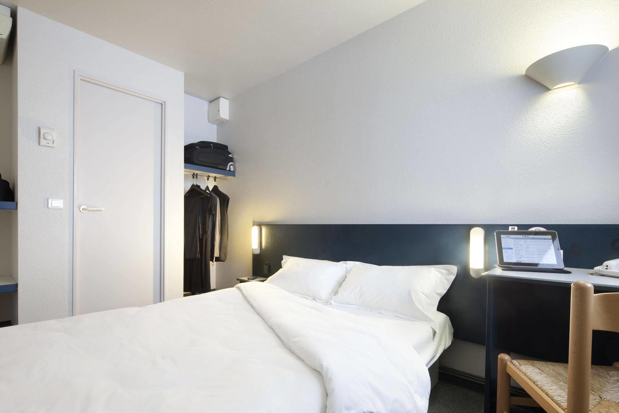B&B Hotel Frejus Puget-Sur-Argens Buitenkant foto