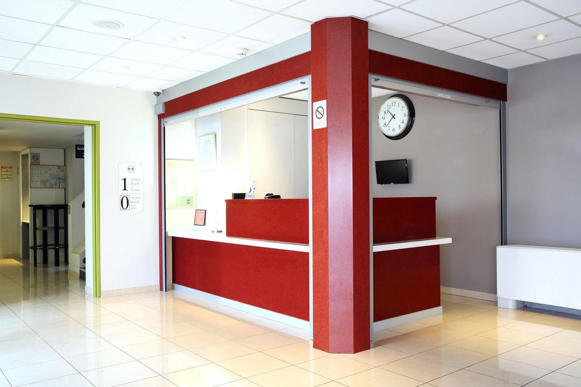 B&B Hotel Frejus Puget-Sur-Argens Buitenkant foto