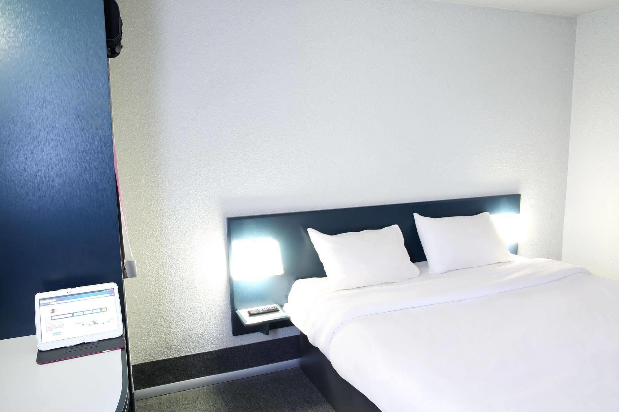 B&B Hotel Frejus Puget-Sur-Argens Buitenkant foto
