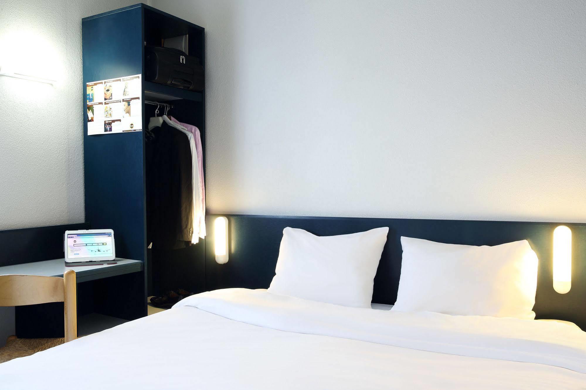 B&B Hotel Frejus Puget-Sur-Argens Buitenkant foto