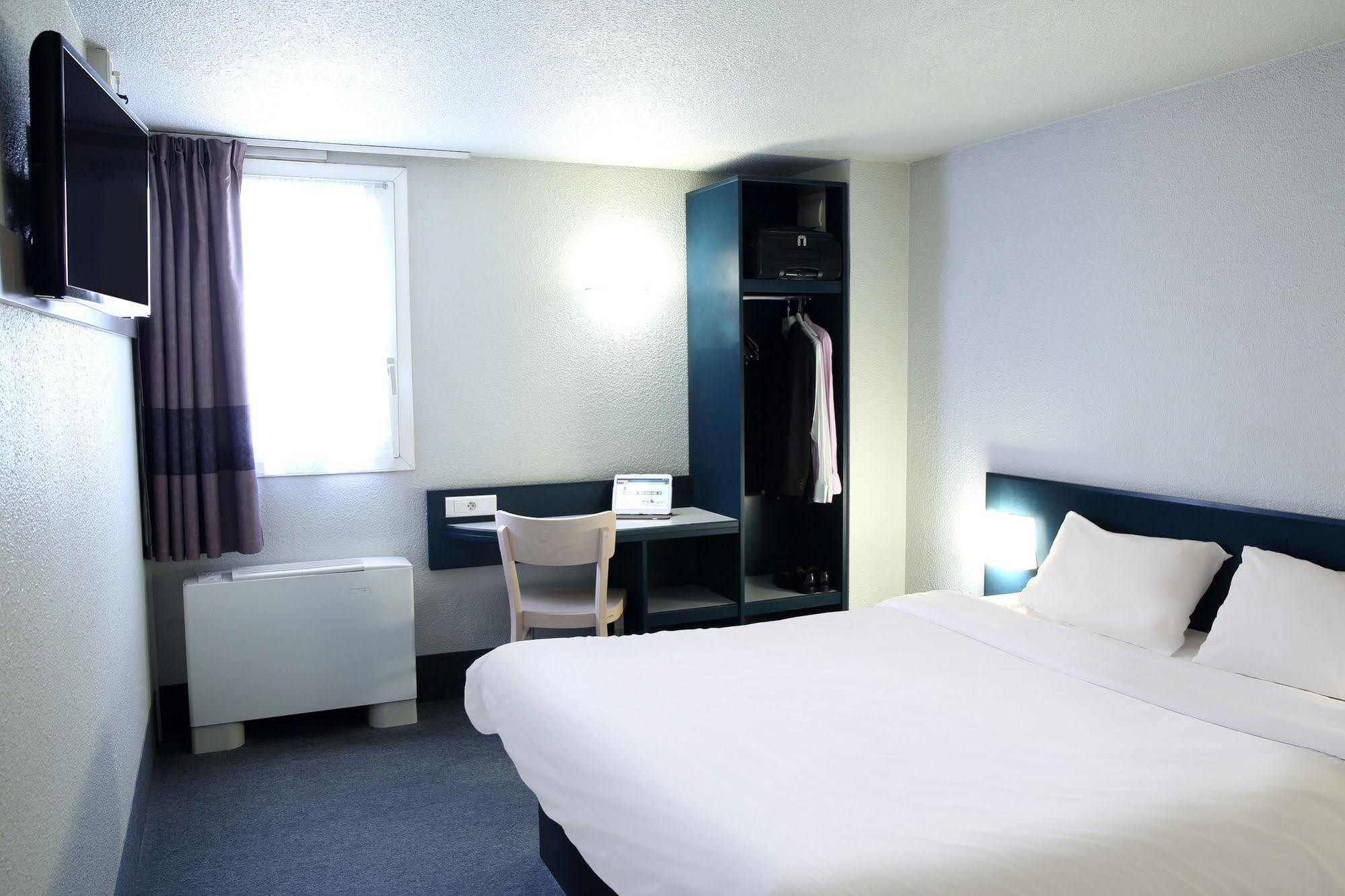 B&B Hotel Frejus Puget-Sur-Argens Buitenkant foto