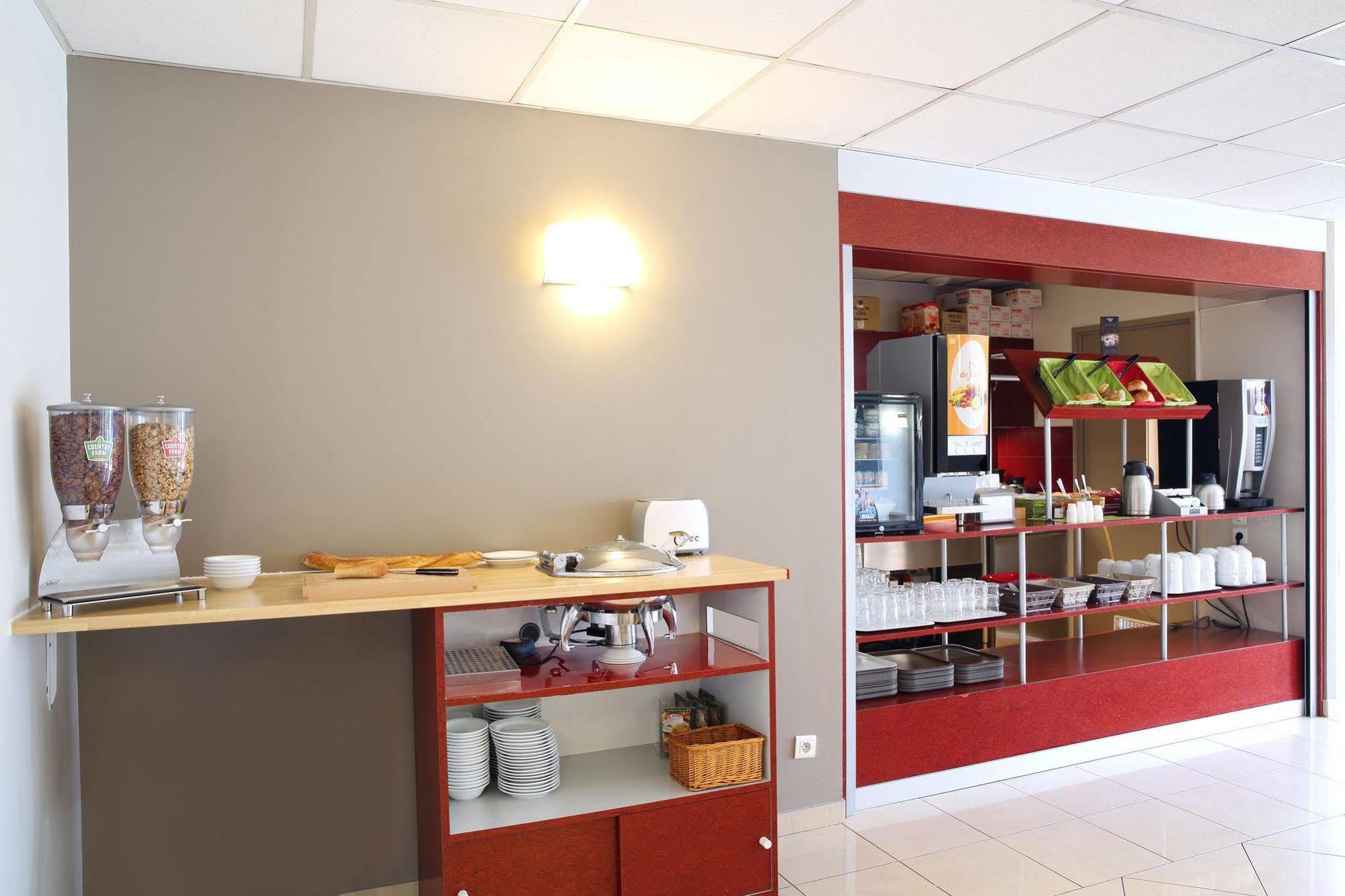 B&B Hotel Frejus Puget-Sur-Argens Buitenkant foto